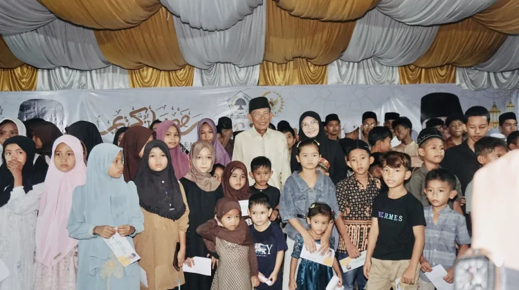 Ampon Bang Santuni 200 Anak Yatim di Nagan Raya