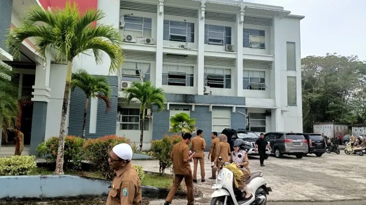 Breaking news: Gempa Bumi 6.4 Mg Guncang Simeulue