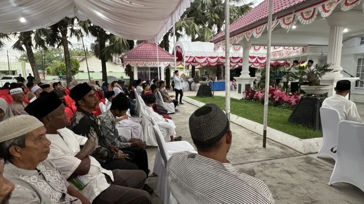 Bupati Aceh Barat Buka Puasa Bersama Penggiat Sosial