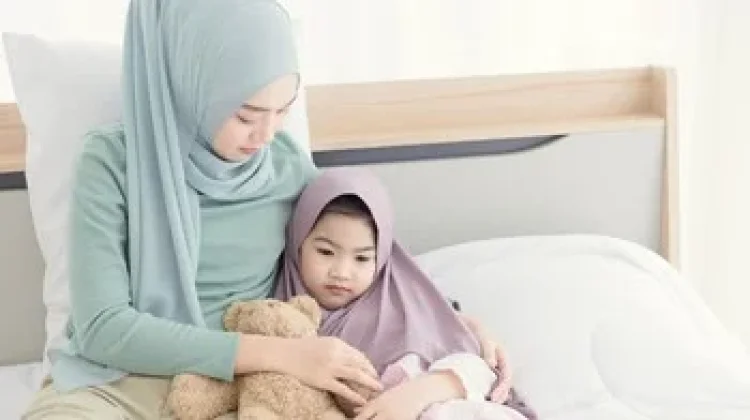 Trik Manja Orangtua Bangunin Buah Hati Sahur tanpa Rewel