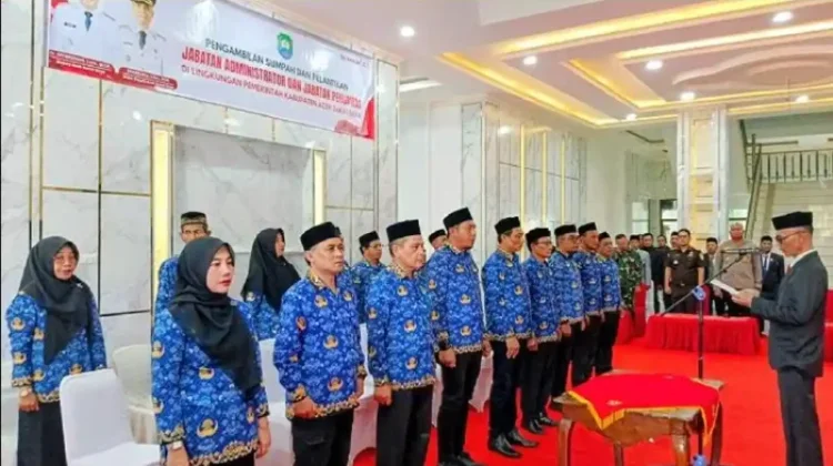 Wabup Abdya Lantik Tujuh Belas Pejabat Administrator
