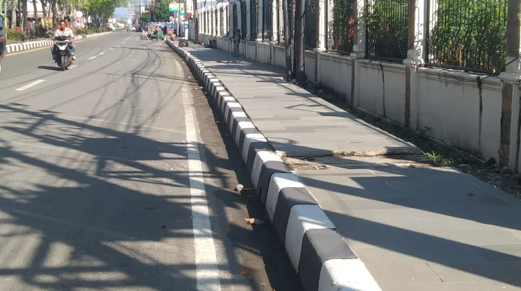 Gotong Royong Rutin Jaga Kebersihan Rumah Sakit CND