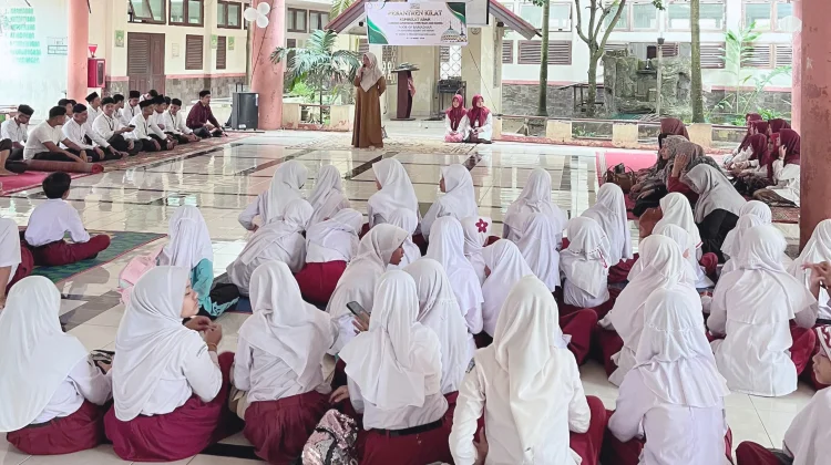 Santri RIAB Gelar Pesantren Kilat Ramadan di SD Percontohan