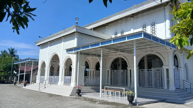 Masjid Alhidayah meurebo  masjid serba ramah bagi pengunjung