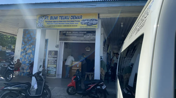 Arus Mudik Mulai Meningkat, Terminal Meulaboh Dipadati Penumpang