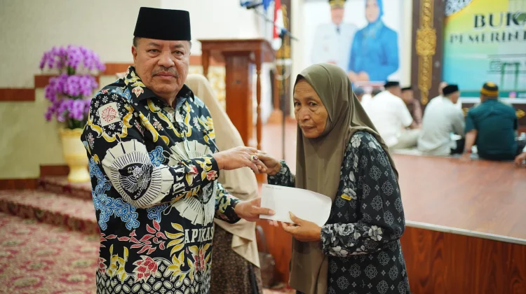 Bupati TRK Serahkan Zakat Rp5,55 Miliar kepada Mustahik Jelang Idulfitri 1447 H