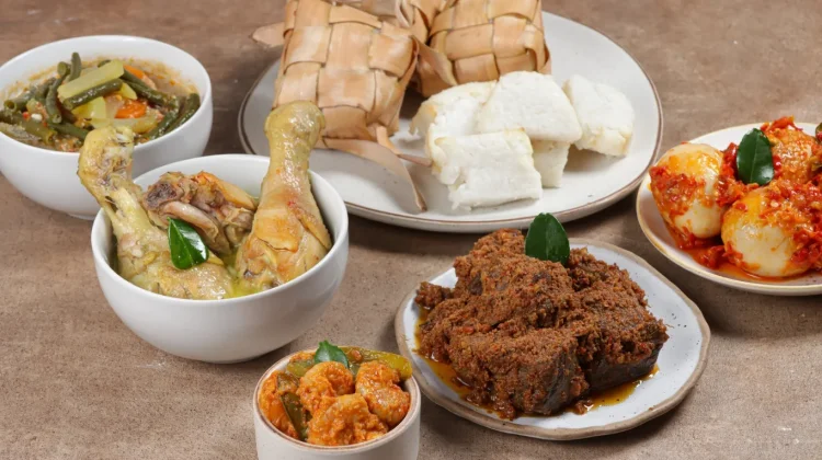 Lebaran Bahagia tanpa Takut Kolesterol Naik, Berikut 5 Tips nya