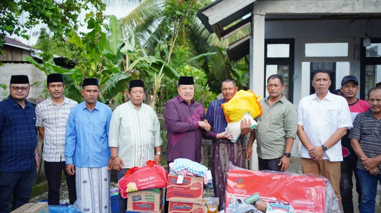 Bupati TRK Bantu Korban Bencana Angin Kencang