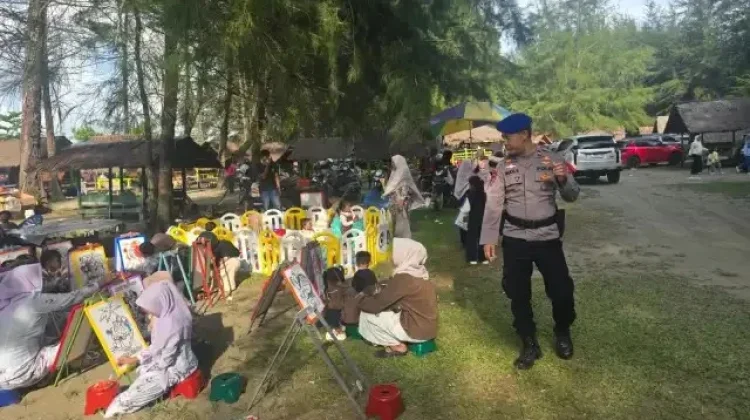 Polres Aceh Barat Intensifkan Pengamanan di Kuala Bubon Selama Libur Lebaran