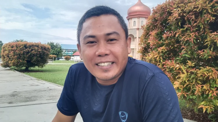 Ustadz Syamsul Kamal Luncurkan Buku “Di Satu Saf yang Sama” di Meulaboh