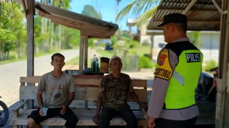 Polsek Woyla Timur Gelar Patroli Dialogis Siang Hari
