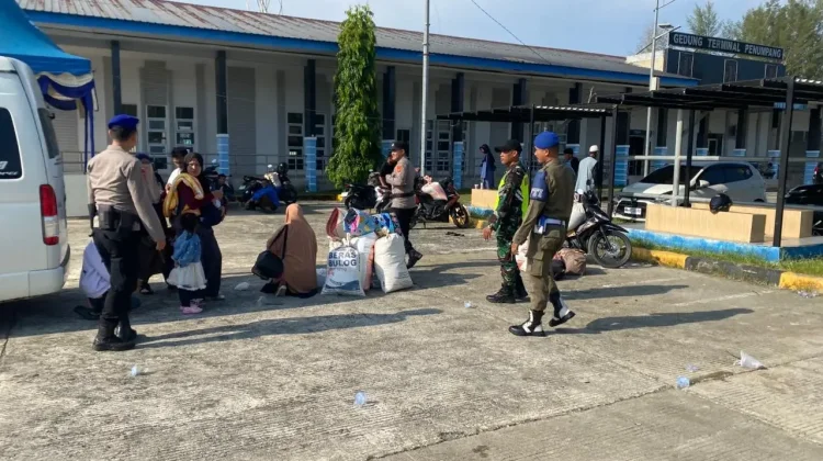 Personel Gabungan Amankan Arus Lalu Lintas di Pelabuhan Pasca Lebaran