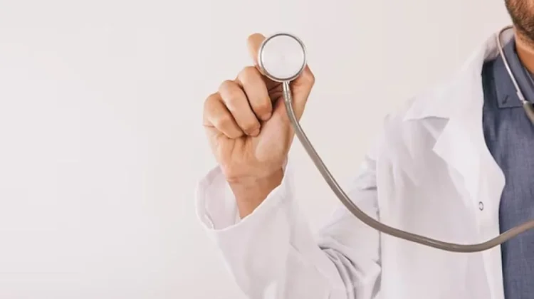 Dokter Imbau Warga Periksa Kesehatan Pasca Lebaran