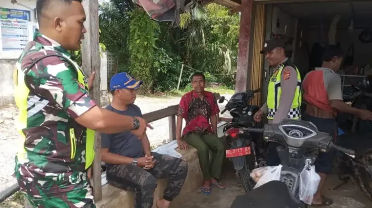 TNI Polri Patroli Gabungan Jaga Keamanan di Sungai Mas