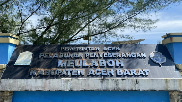Aktivitas Penyeberangan di Pelabuhan Meulaboh Fluktuasi