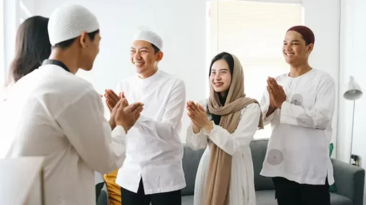 Tradisi Halalbihalal Saat Perayaan Idul Fitri, Ini Arti dan Asal Usulnya