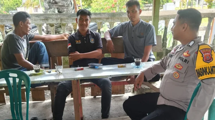 Bhabinkamtibmas Manggeng Intensifkan Patroli Sambang Warga guna Jaga Kamtibmas