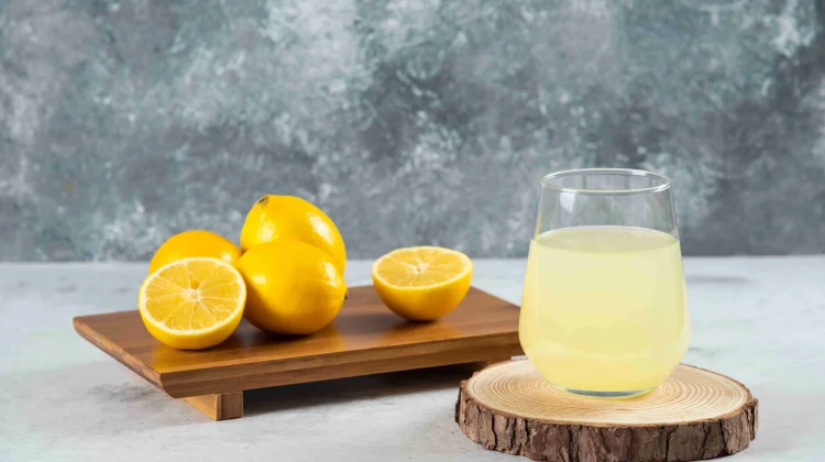Manfaat Konsumsi Lemon Hangat Setiap Pagi