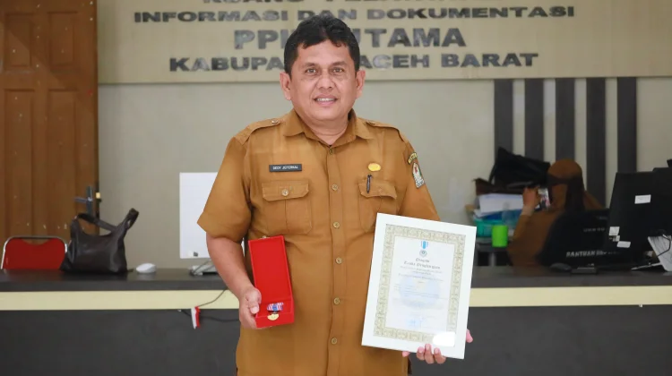 Dedy Jefernal Raih Penghargaan Dharma Persandian BSSN