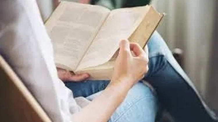 Manfaat Kebiasaan Membaca Buku untuk Menambah Wawasan Harian