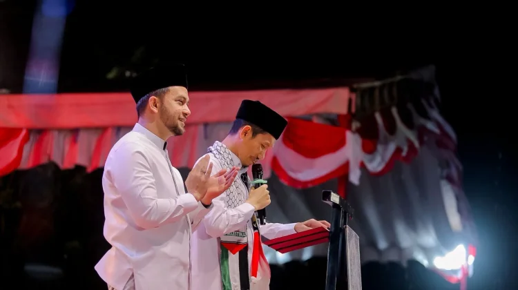 Bupati Aceh Barat Beri Beasiswa dan Penghargaan Putra Daerah