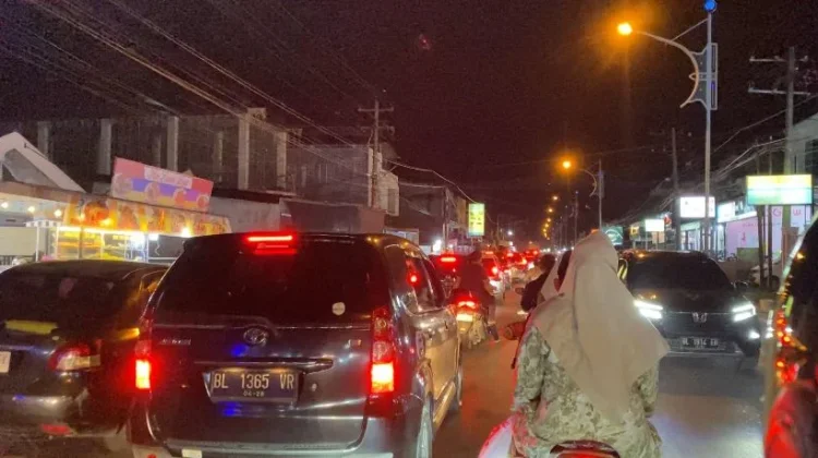 Arus Lalu Lintas Padat saat Tabligh Akbar Tgk Habibi