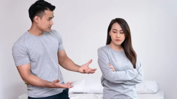 Trik Romantis Menghadapi Pasangan Cowok yang Cemburu dan Posesif