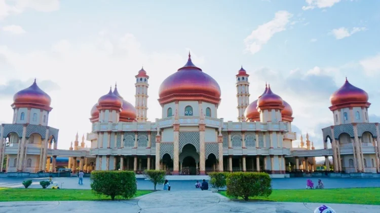 dalam Sehari, Tujuh Pasangan Akan Menikah di Masjid Agung Meulaboh