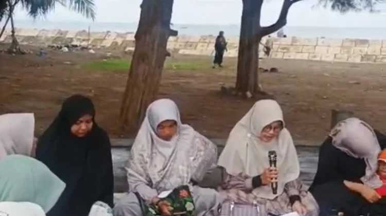 Kunjungan Wisatawan ke Pantai Batu Putih Meningkat di Akhir Pekan