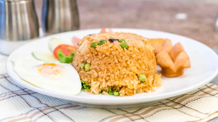 Meracik Nasi Goreng Ala Rumahan Rasa Restoran
