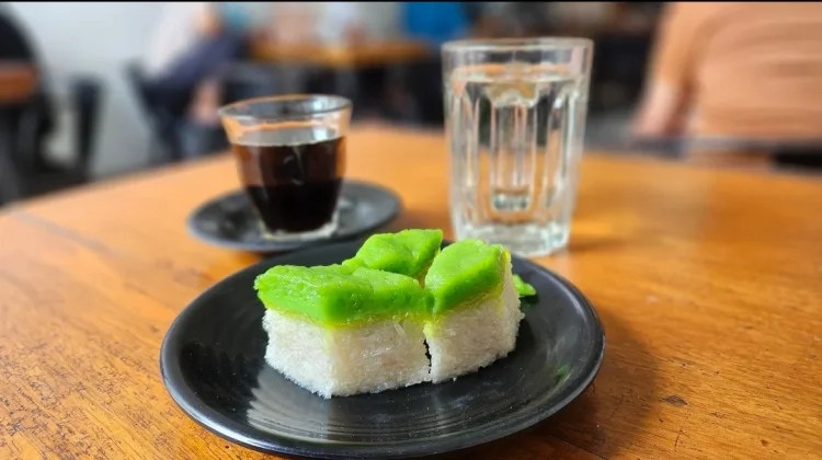 Temen nya WFA kopi pahit dan pulut srikaya