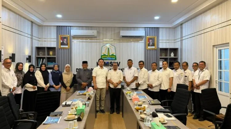 Kadinsos Aceh Raker Komisi V DPR Aceh
