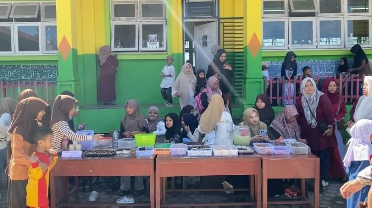 MIN 16 Aceh Barat Gelar Bazar UMKM Siswa, Latih Jiwa Wirausaha sejak Dini