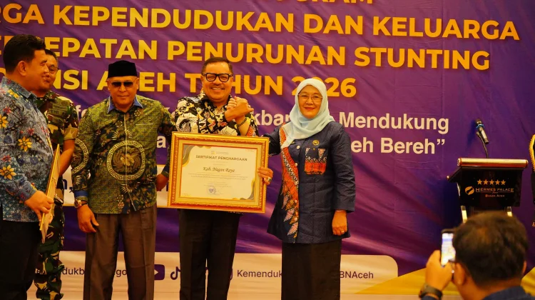 Bupati TRK Terima Penghargaan Penyusunan PJPK Berkualitas dari Kemendukbangga