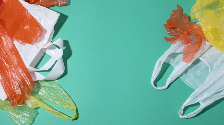 Cara Kreatif Mengolah Kembali Kantong Plastik Bekas di Rumah