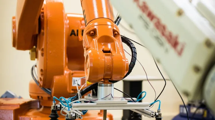 Peran Robotika dalam Meningkatkan Efisiensi Industri