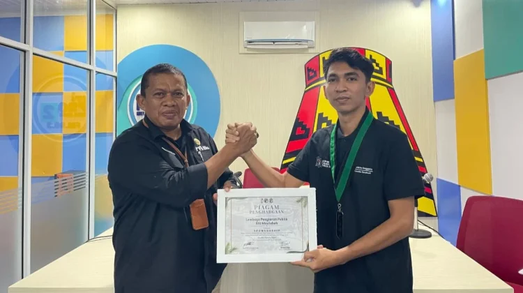 RRI Meulaboh Terima Penghargaan Sponsorship Jambore Ekologi Kepemudaan