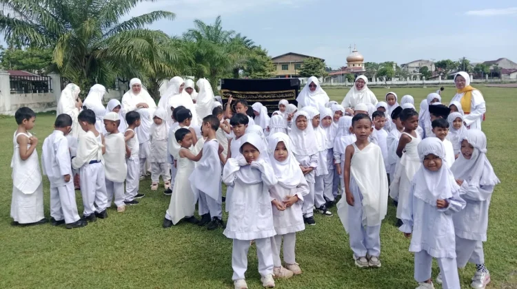 TK Negeri Percontohan Aceh Barat Gelar Edukasi Manasik Haji untuk Siswa