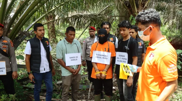 Rekonstruksi Kasus Pembunuhan di Tadu Raya dengan Pengamanan Ketat