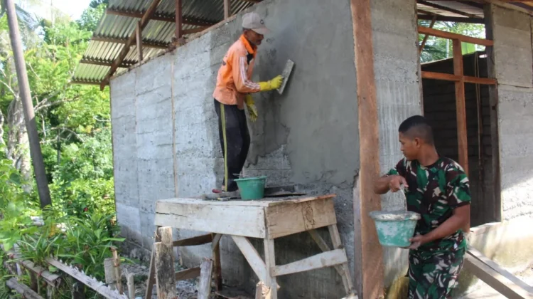 Sinergi TNI dan Warga Percepat Rehab RTLH di Abdya
