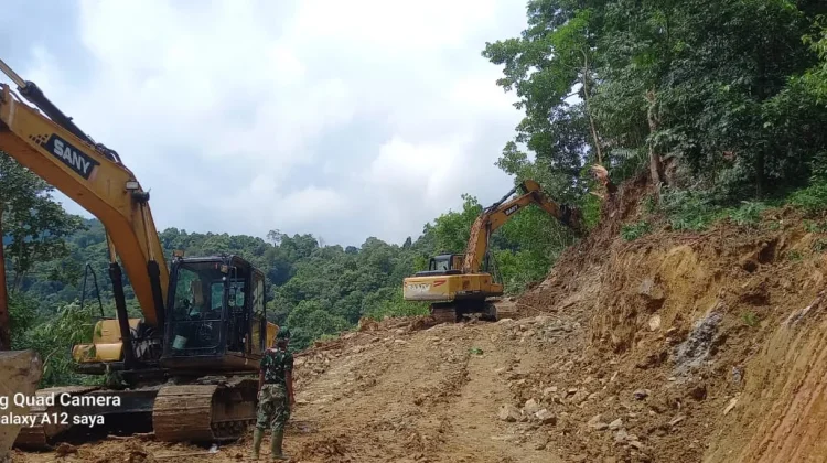 Kodim 0110/Abdya TMMD Pengerjaan Pembukaan Badan Jalan di Desa Gunung Cut