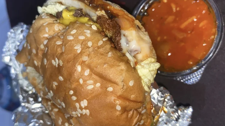 Makan Junk Food Malam Hari Nimbun Lemak Jahat. Mitos atau Fakta?