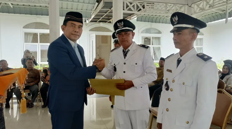 Bupati Simeulue Lantik Tiga Penjabat Kepala Desa