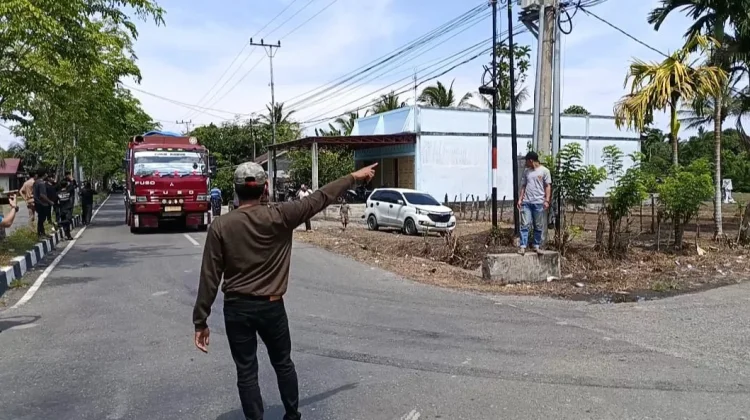Warga Gunong Kleng Protes Pengangkutan Material Limbah Batu Bara (FABA)