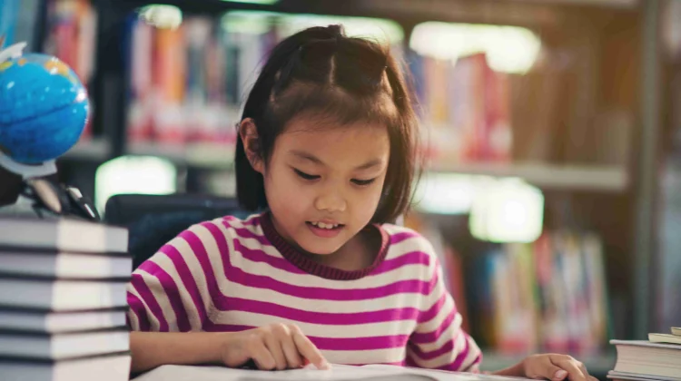 Cara Meningkatkan Minat Baca Anak agar Pintar