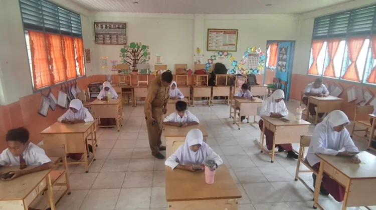Asesmen Akhir Sekolah Hari Pertama di SDN 16 Meulaboh Berjalan Lancar
