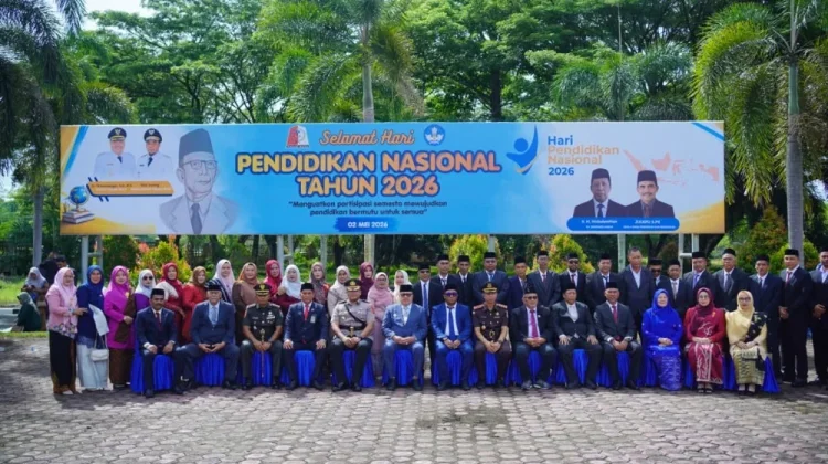 Bupati Nagan Raya TRK Pimpin Upacara Hardiknas 2026