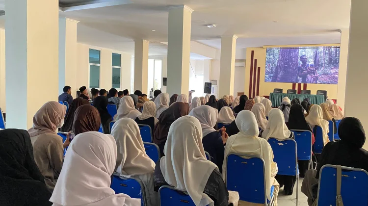 HIMA KPI STAIN Meulaboh Nobar Film Pesta Babi dan Diskusi