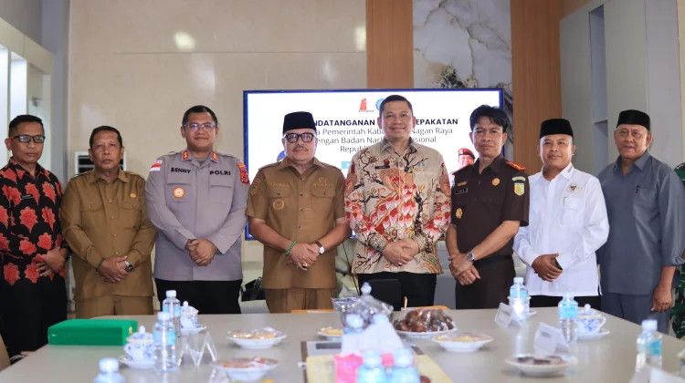 Bupati TRK Hadiri Wisuda 419 Lansia, Tegaskan Semangat Belajar Tanpa Batas Usia