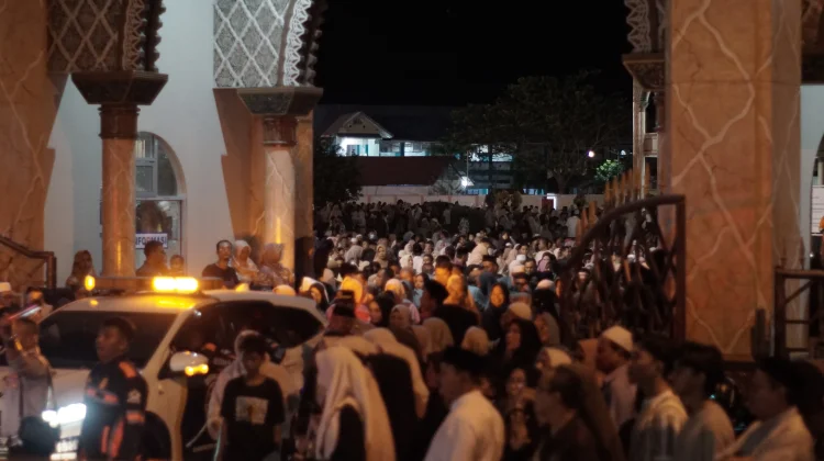 Ribuan Warga Antar Keberangkatan JCH Aceh Barat